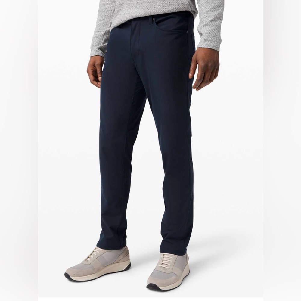 Lululemon ABC Pant Classic Warpstreme 28”
True Navy